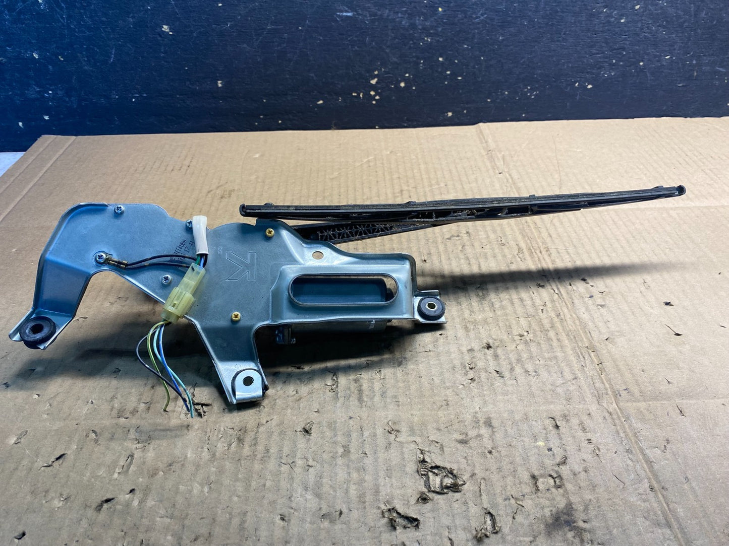 2005 to 2009 Subaru Legacy Outback Rear Windshield Wiper Motor aa7491 DG5