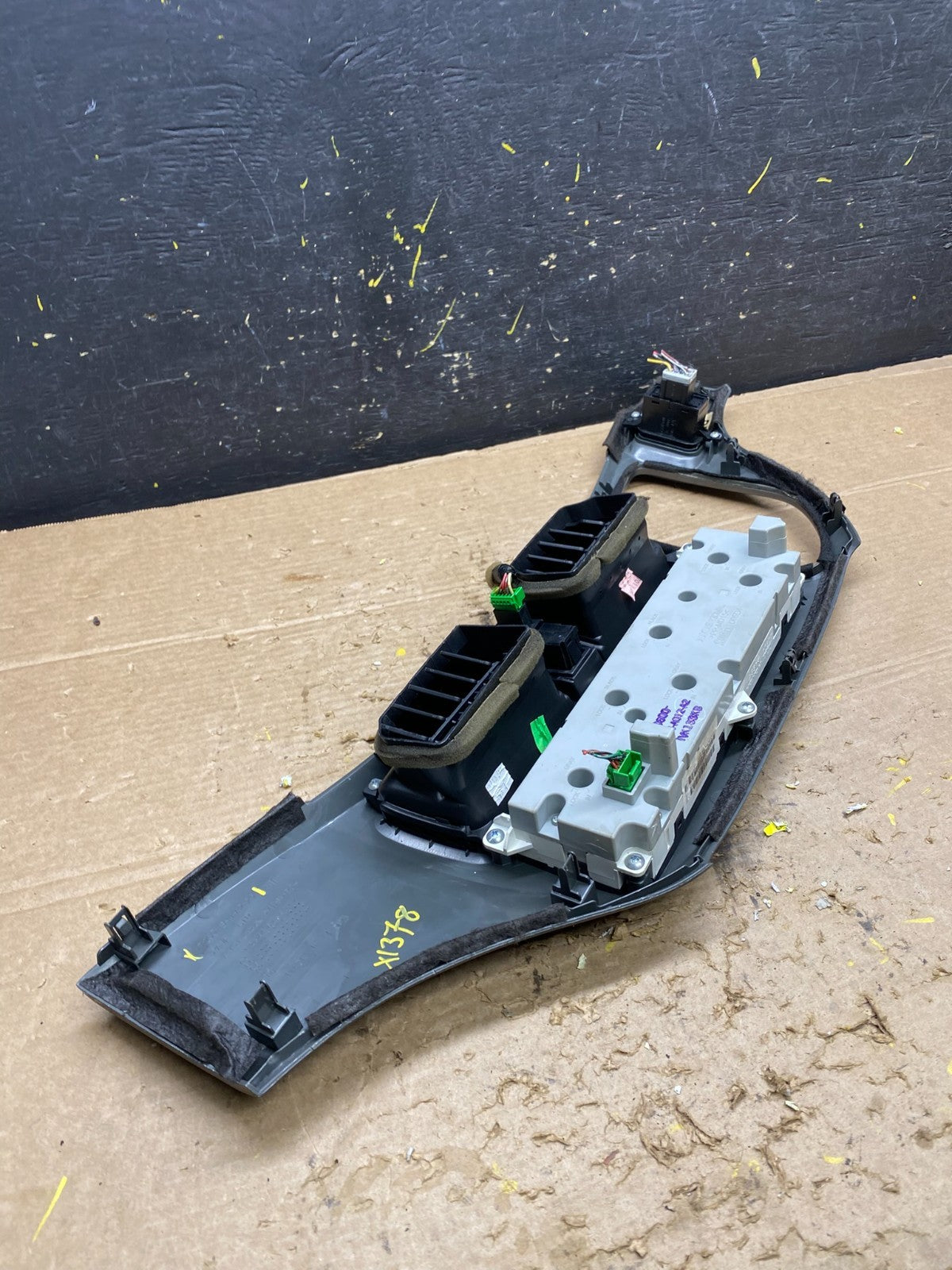 2005 to 2010 Honda Odyssey  Radio Climate Control Dash Trim Bezel X1378 DG5
