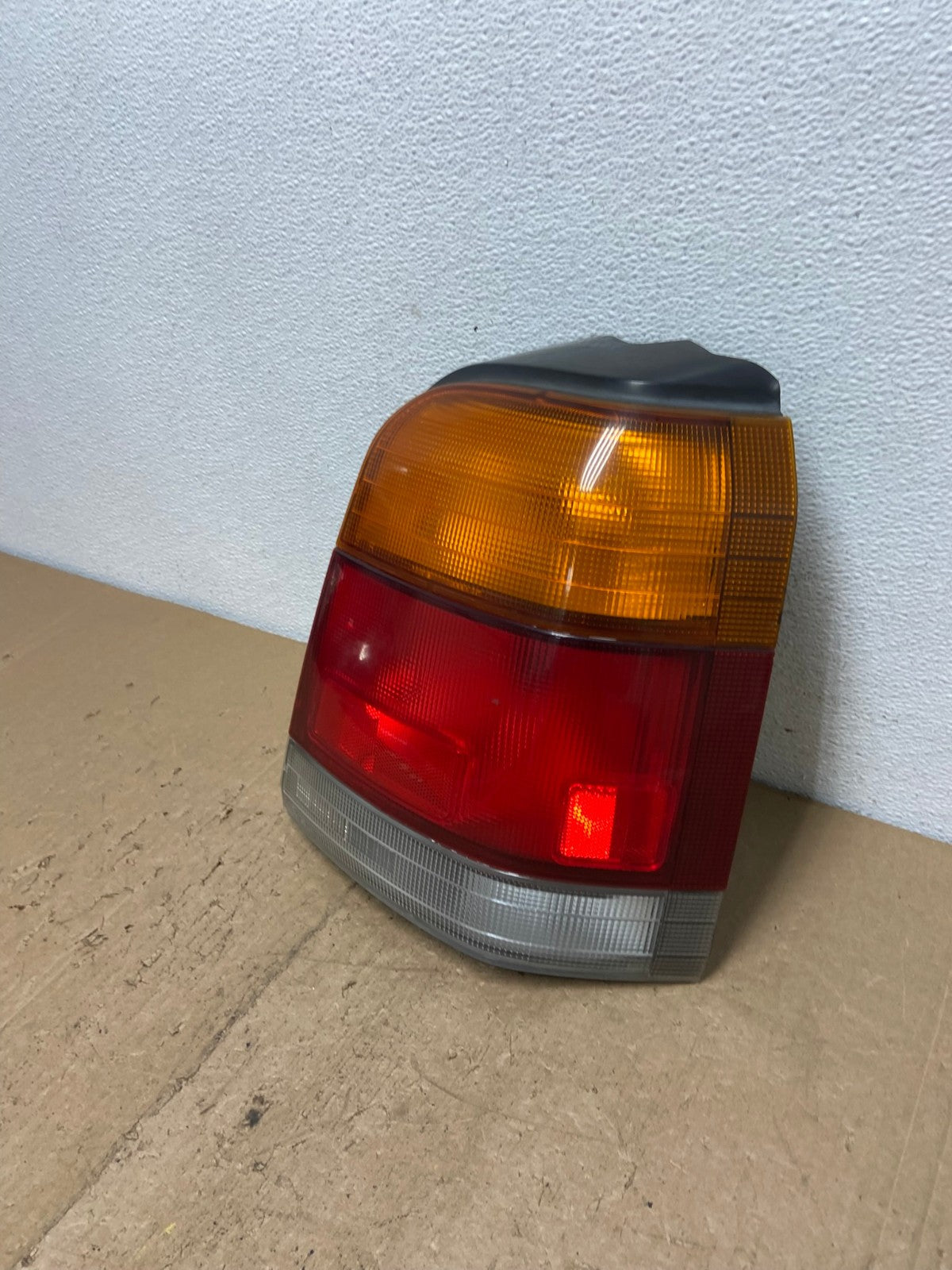 1999 2000 Subaru Forester Right Passenger RH Side Tail Light AC7221 LK1