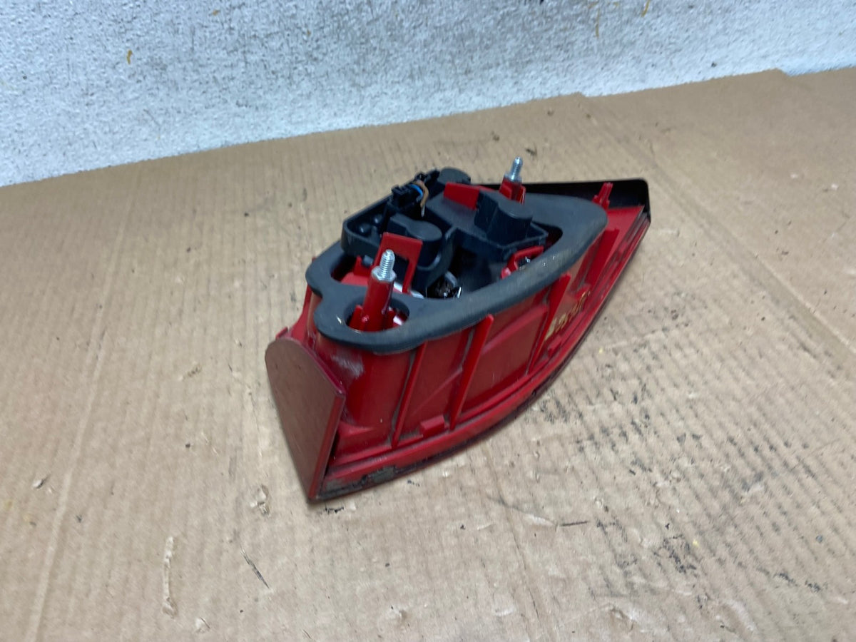 2011-2014 Volkswagen Jetta Right RH Inner Trunk Tail Light AI6568 LK4