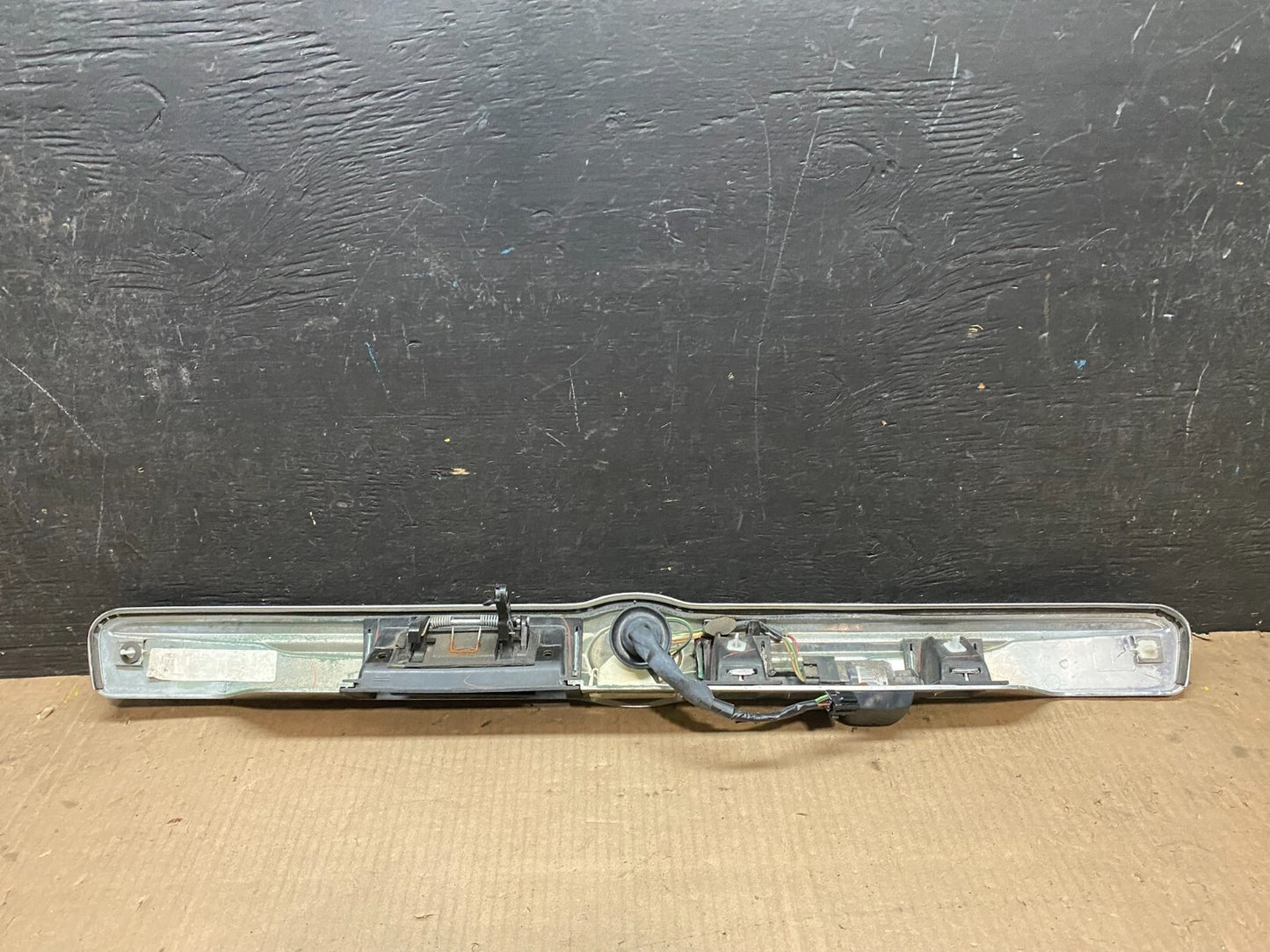 2008 to 2010 Chrysler Town & Country Tailgate Trim w/ Camera Panel OEM j0526 DG14