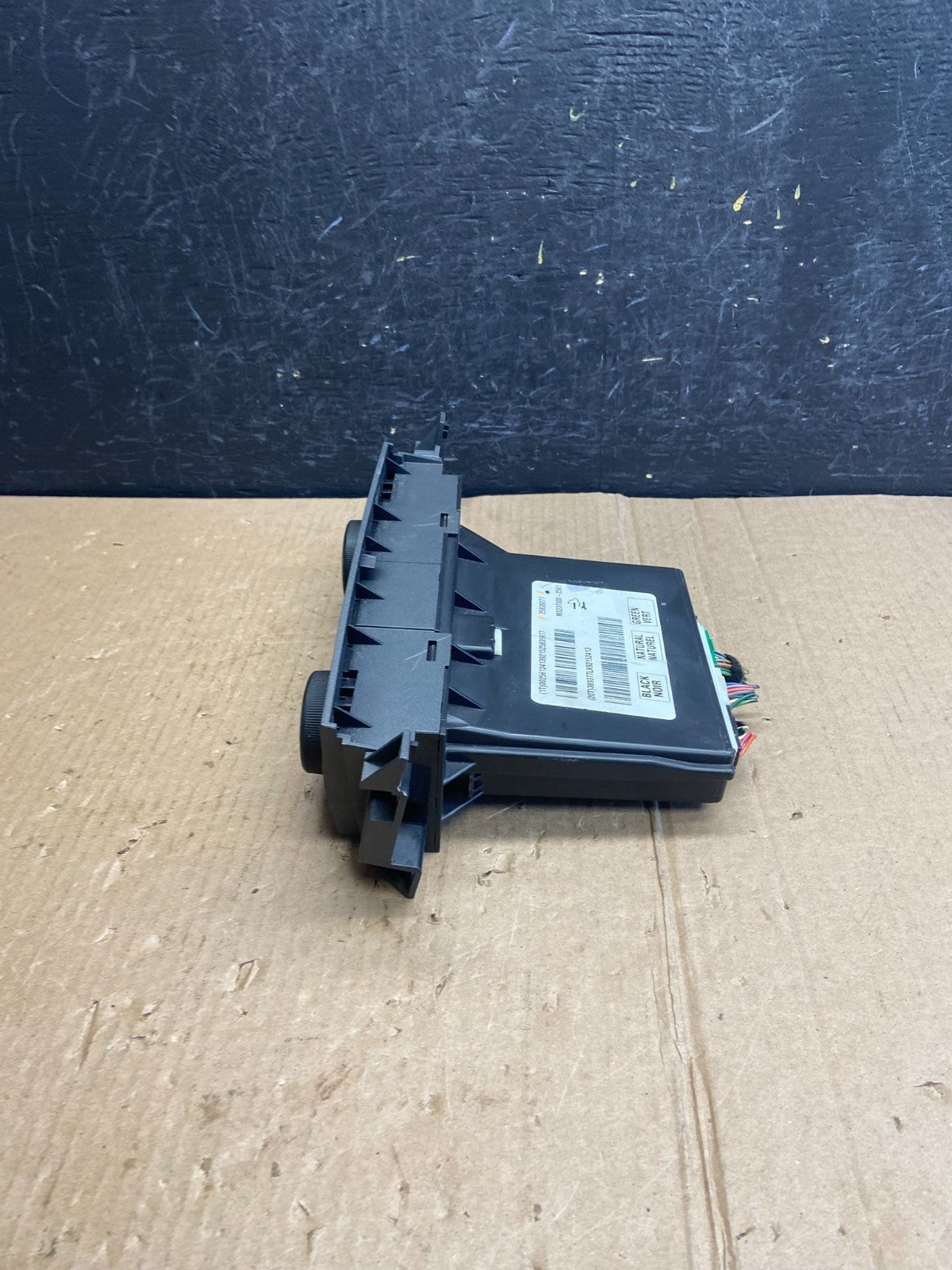 2006 to 2011 Cadillac DTS AC Heater Climate Control Panel AE3846 DG2