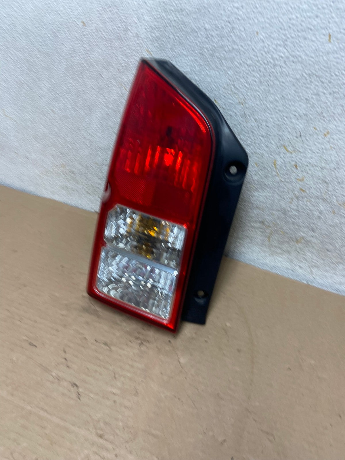 2005 to 2012 Nissan Pathfinder Tail light Left Driver Lh Side AH9445 LK1