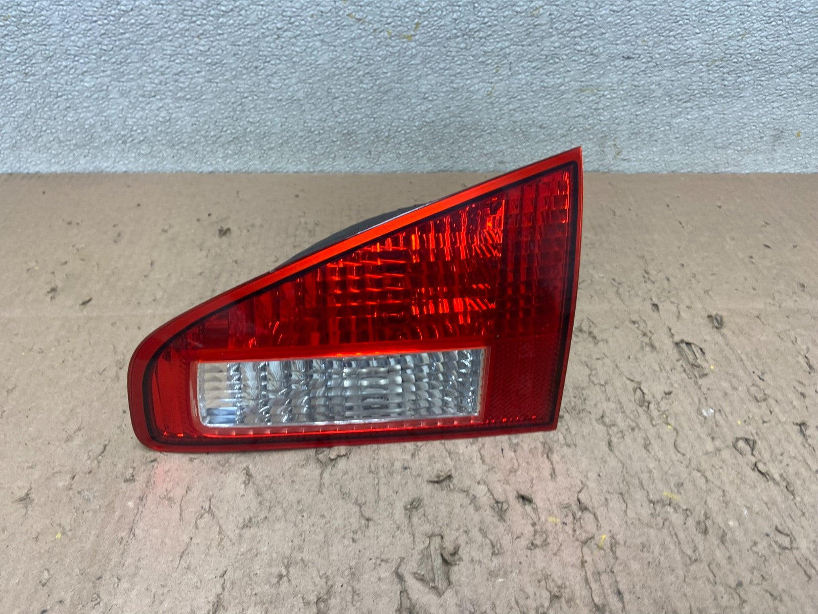 2008 to 2014 Subaru Tribeca Right Passenger RH Tail Light Inner Oem Y4878 DW0