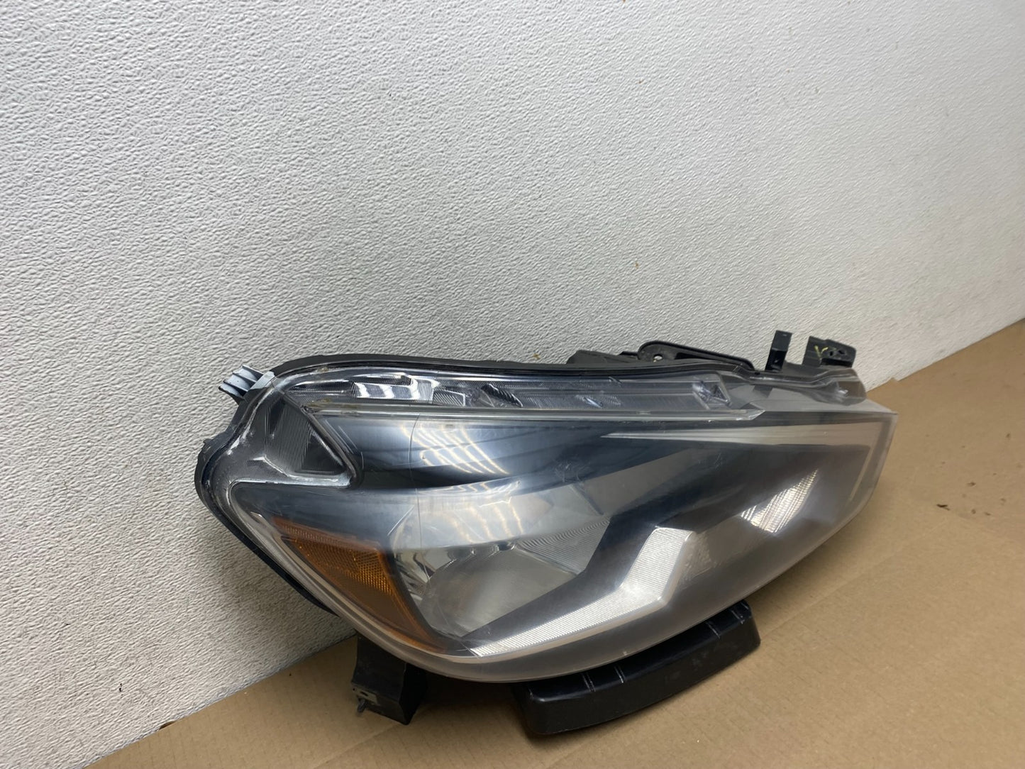 2016 - 2018 Nissan Sentra Front Right Passenger RH Halogen Headlight AG5813 DW2