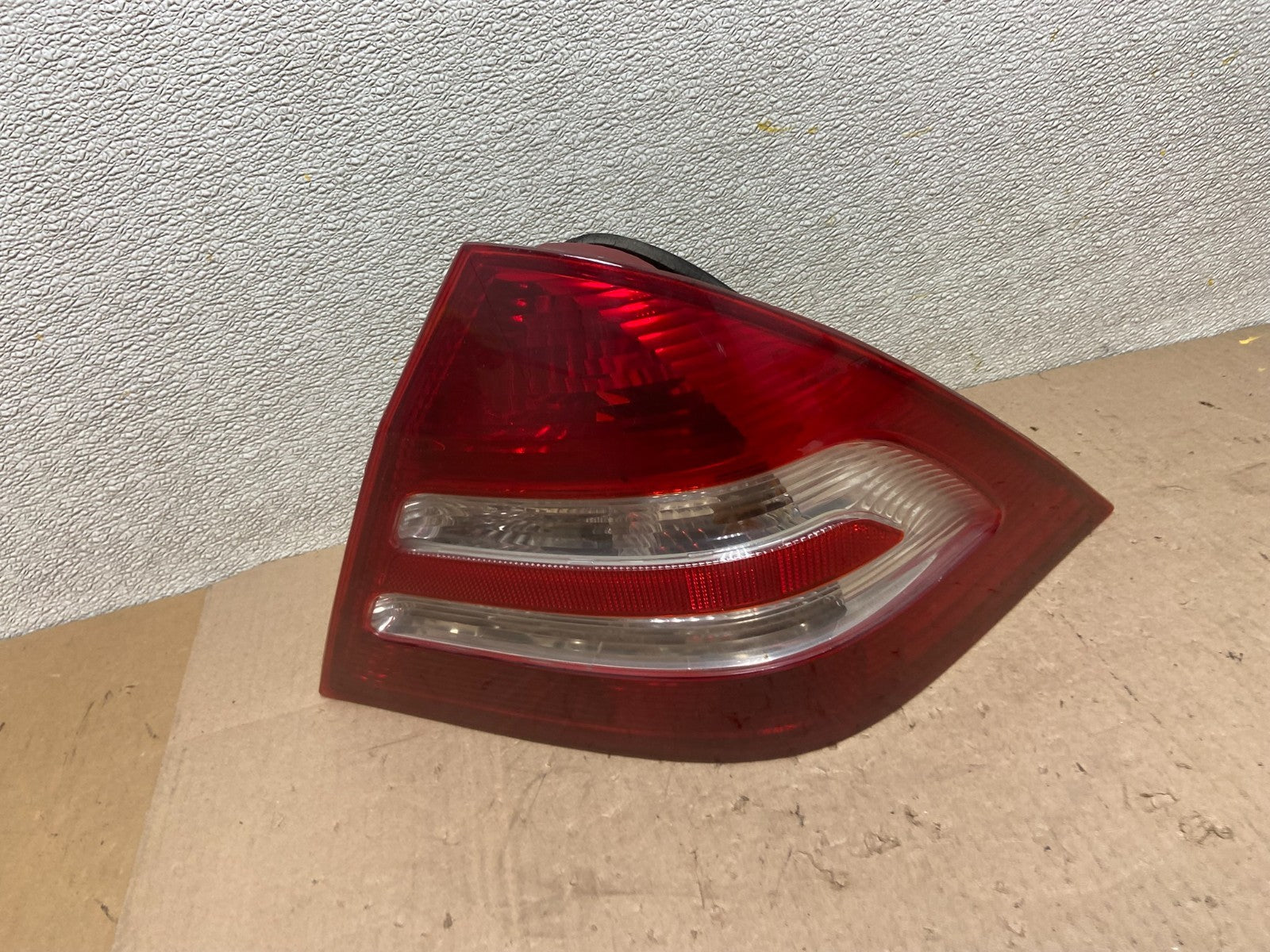 2005-2007 Mercedes-Benz C 230 - W203 C-Class Right Passenger Tail Light AA05820