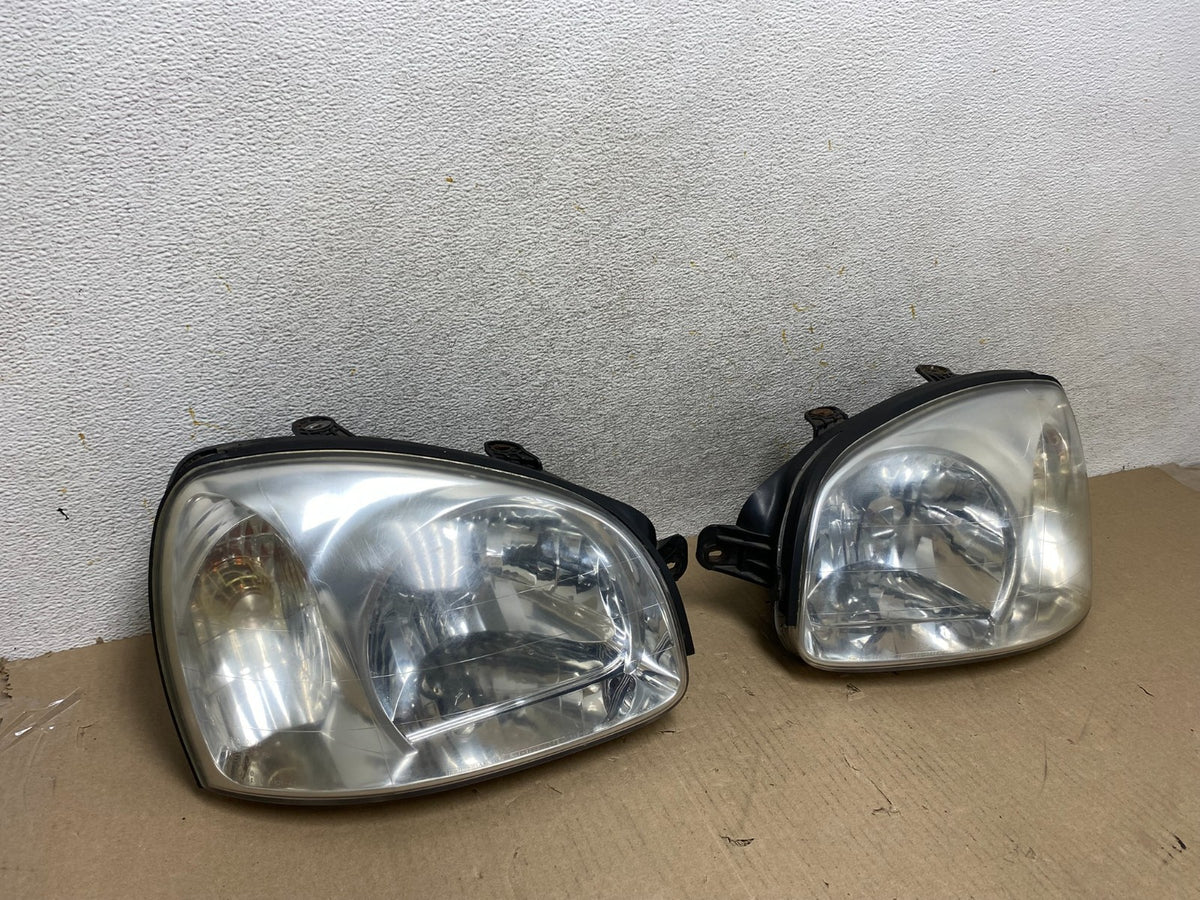 2001-2003 Hyundai Santa Fe Left+Right Headlights Halogen AH6739 DW1