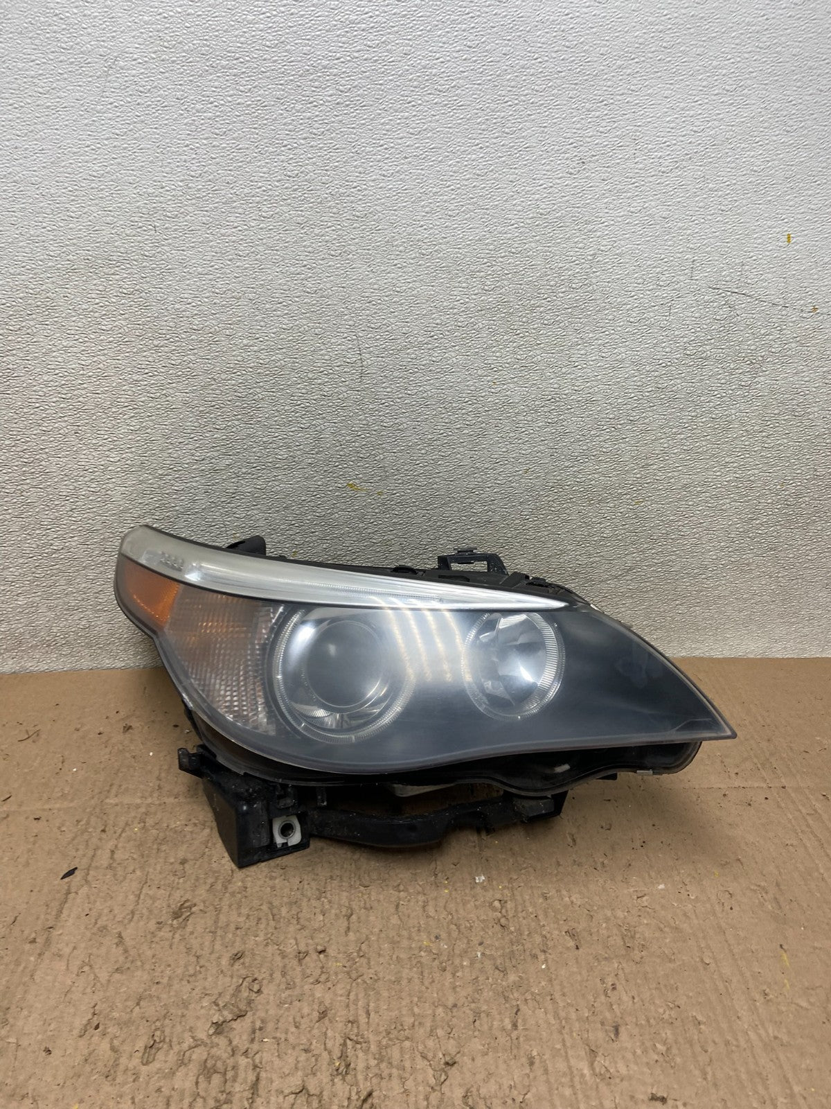 2004 to 2007 BMW 525i 5 Series Headlight Right Passenger Xenon AFS Y3468 DW0