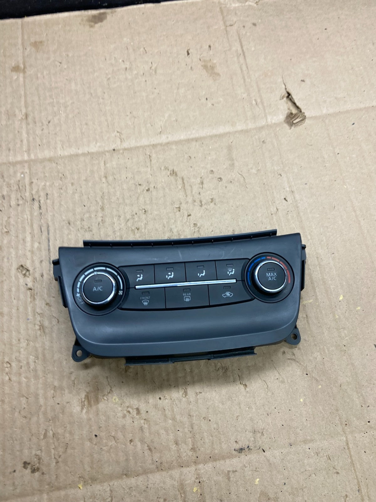 2015-2017 Nissan Sentra Climate Control Unit Heater Ac Temperature Hvac y5334 DG0