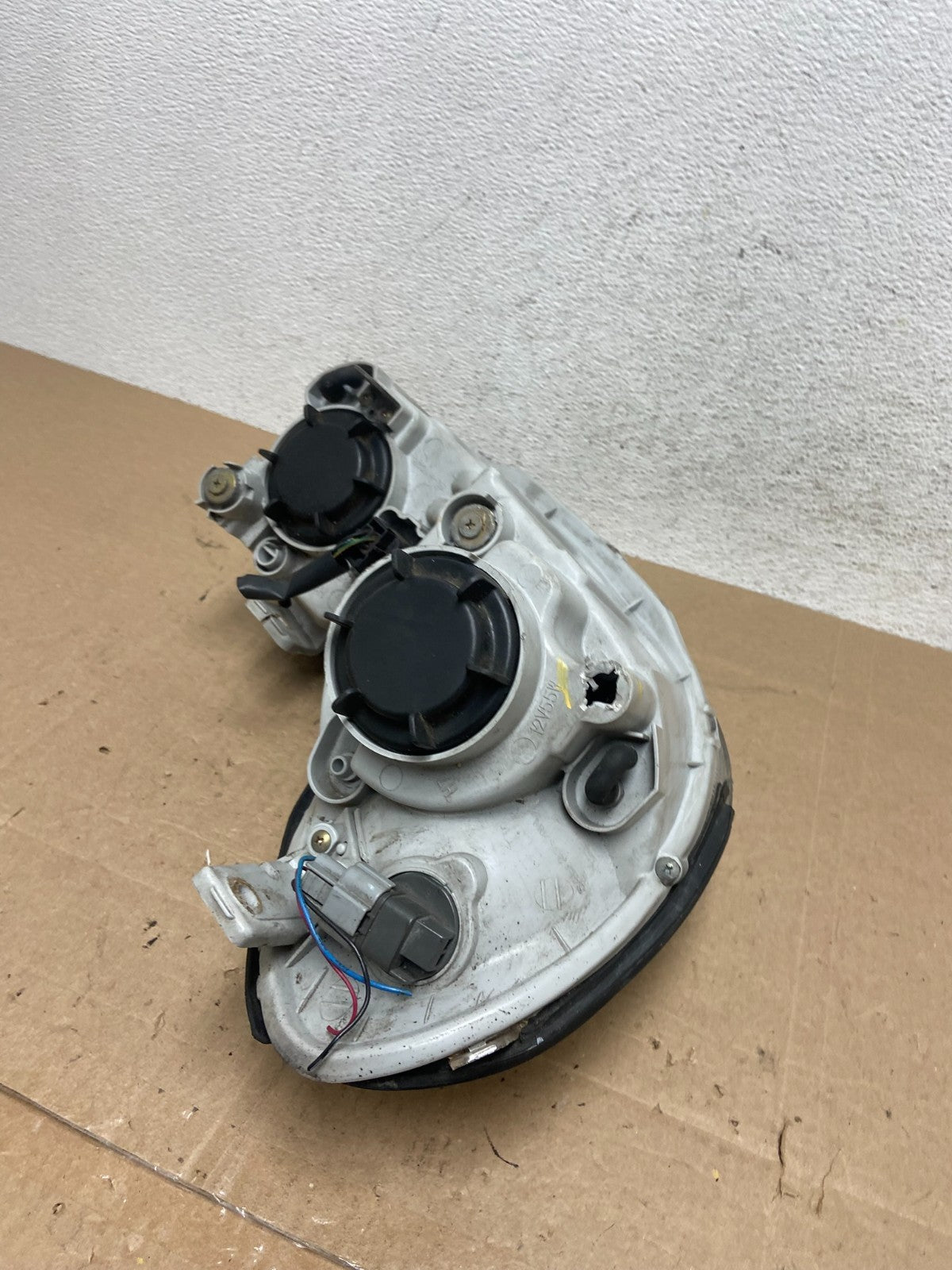 2002 to 2005 Hyundai Sonata Left Driver LH Side Headlight Halogen AE6024 DW9