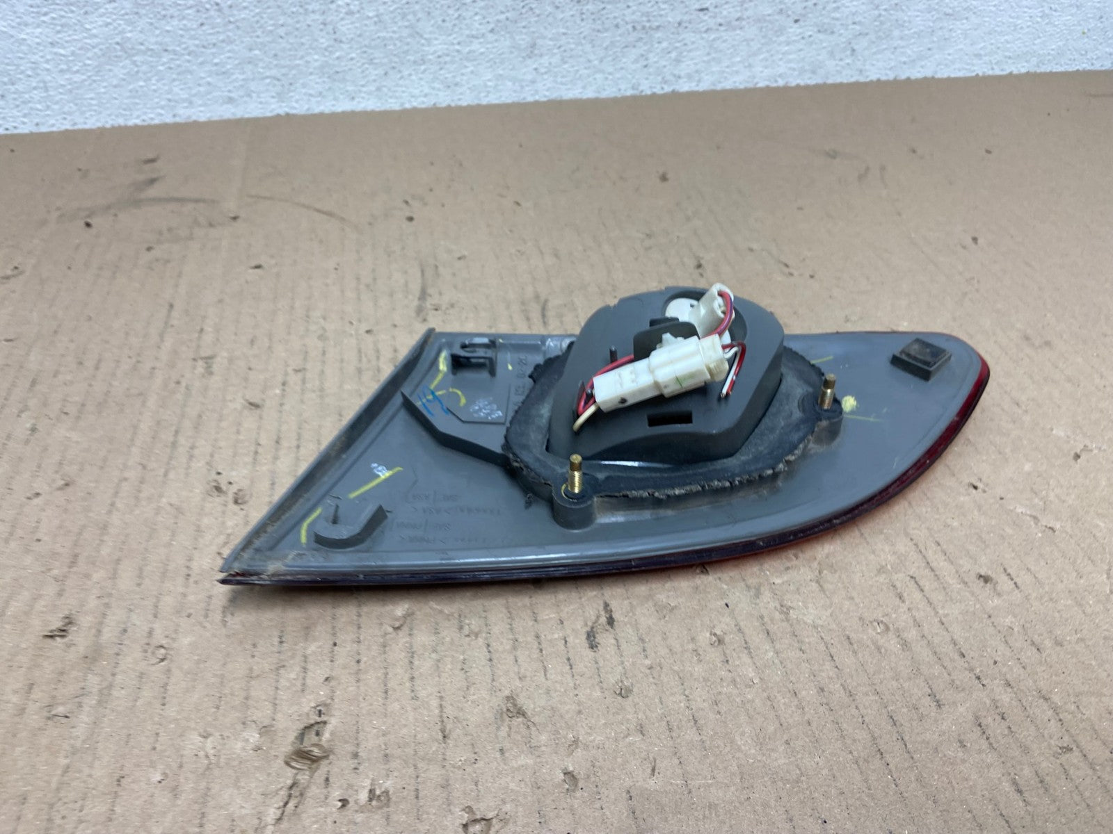 1998-2000 Toyota Corolla Left Driver LH Side Inner Tail light AE7302 LK6