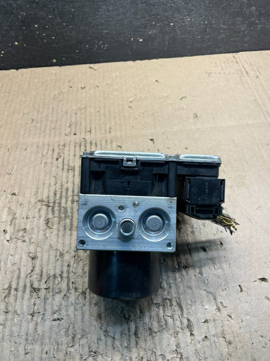 BMW X3 ABS Pump 6875411 U9523 PS0