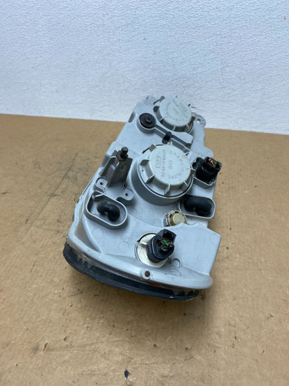 2002 to 2005 Kia Sedona Right Passenger RH Side Headlight ac3289 DG6