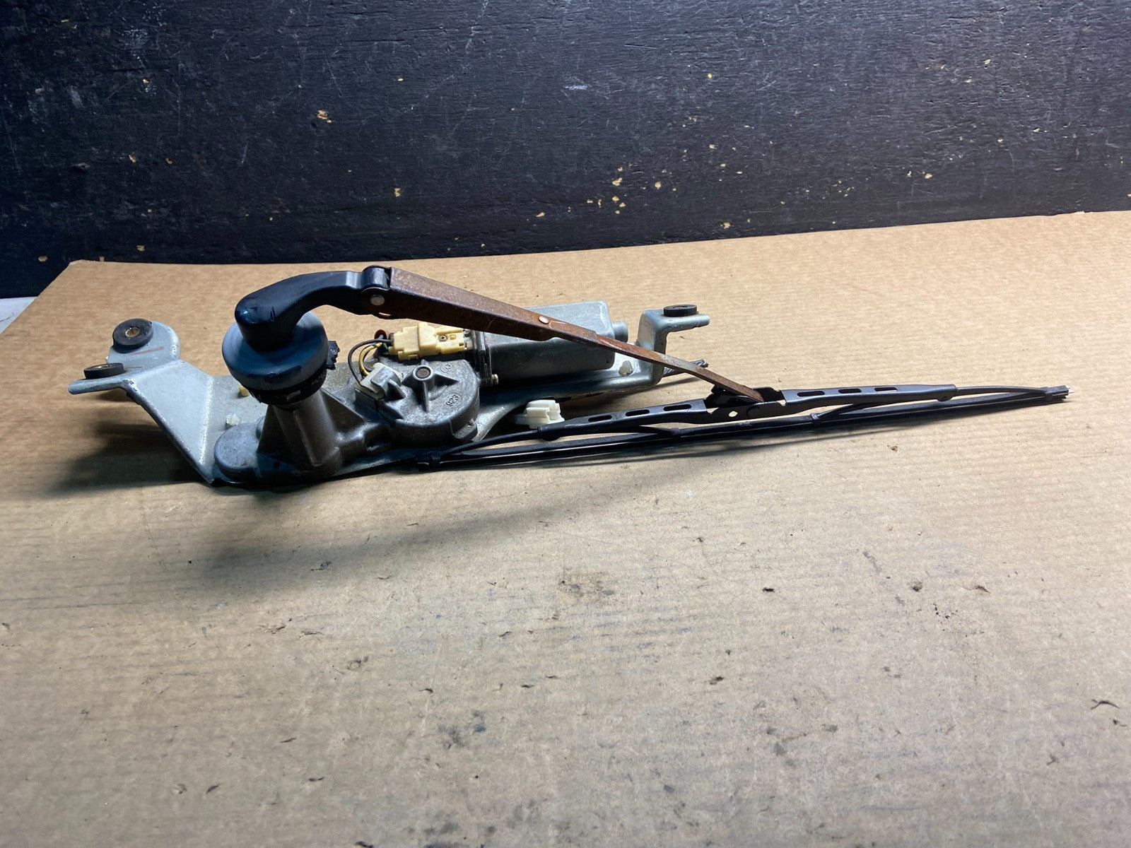 2000 to 2004 Subaru Legacy Wagon Rear  Windshield Wiper Motor AA06594