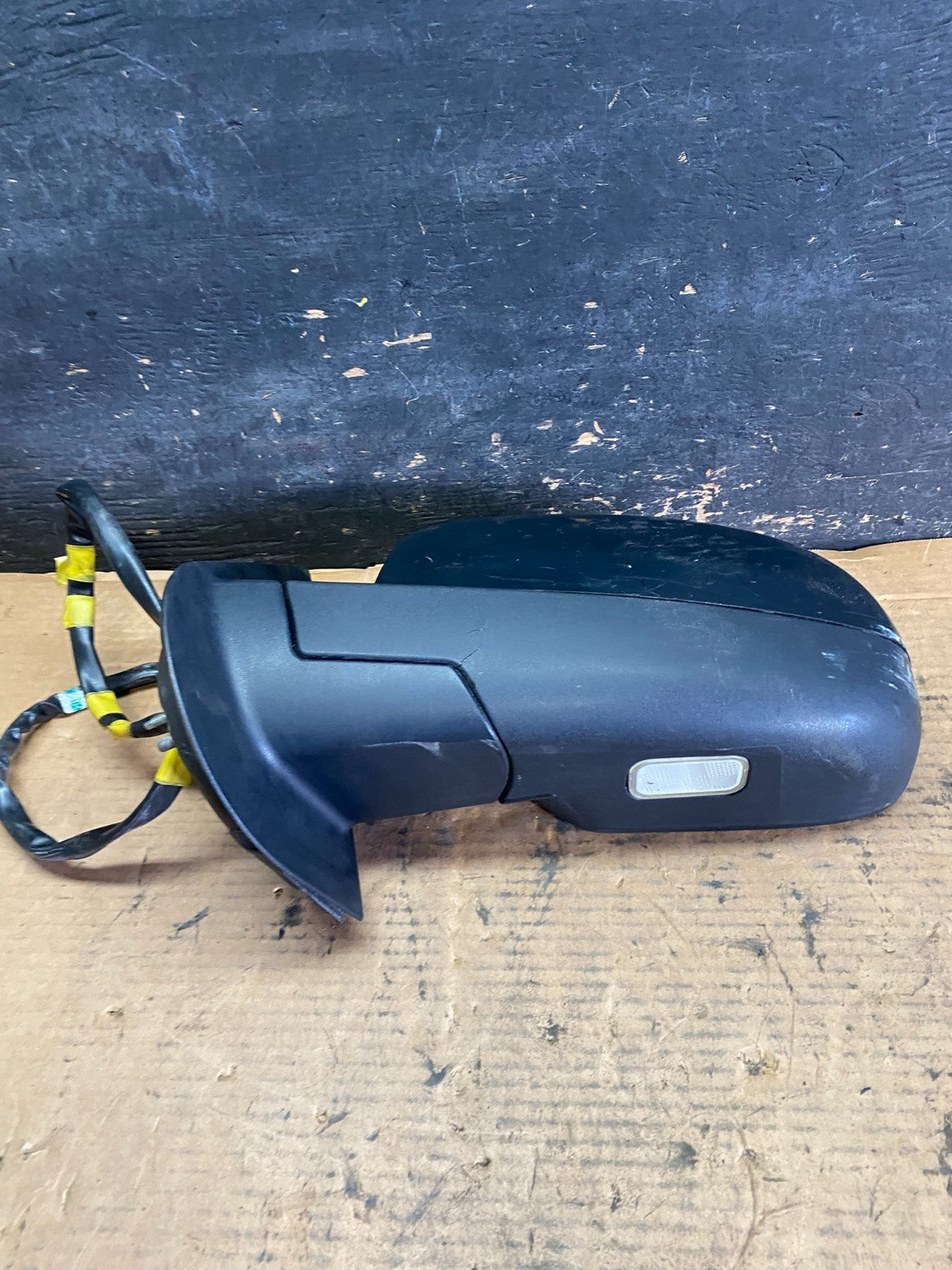 2007-2013 Chevrolet Tahoe Silverado Suburban Left Turn Signal Mirror S0477 DG3