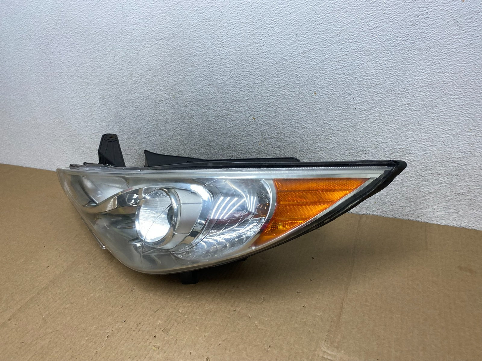 2011 - 2014 Hyundai Sonata Left Driver Lh Side Headlight Halogen AF9560 DW1