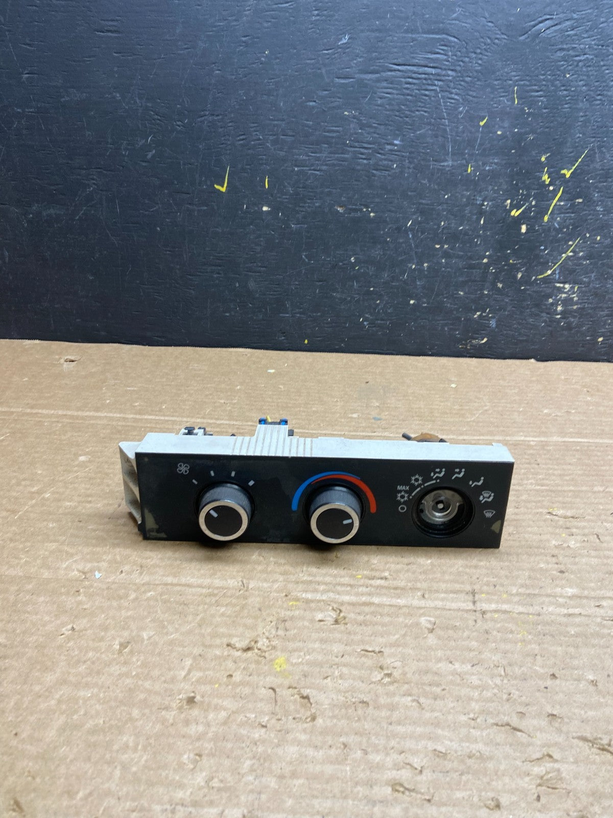 2008-2010 Chevrolet Express 1500 2500 3500 Climate Control Panel W1766 DG0