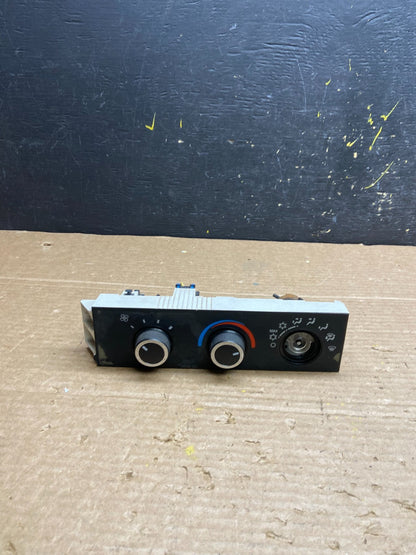 2008-2010 Chevrolet Express 1500 2500 3500 Climate Control Panel W1766 DG0