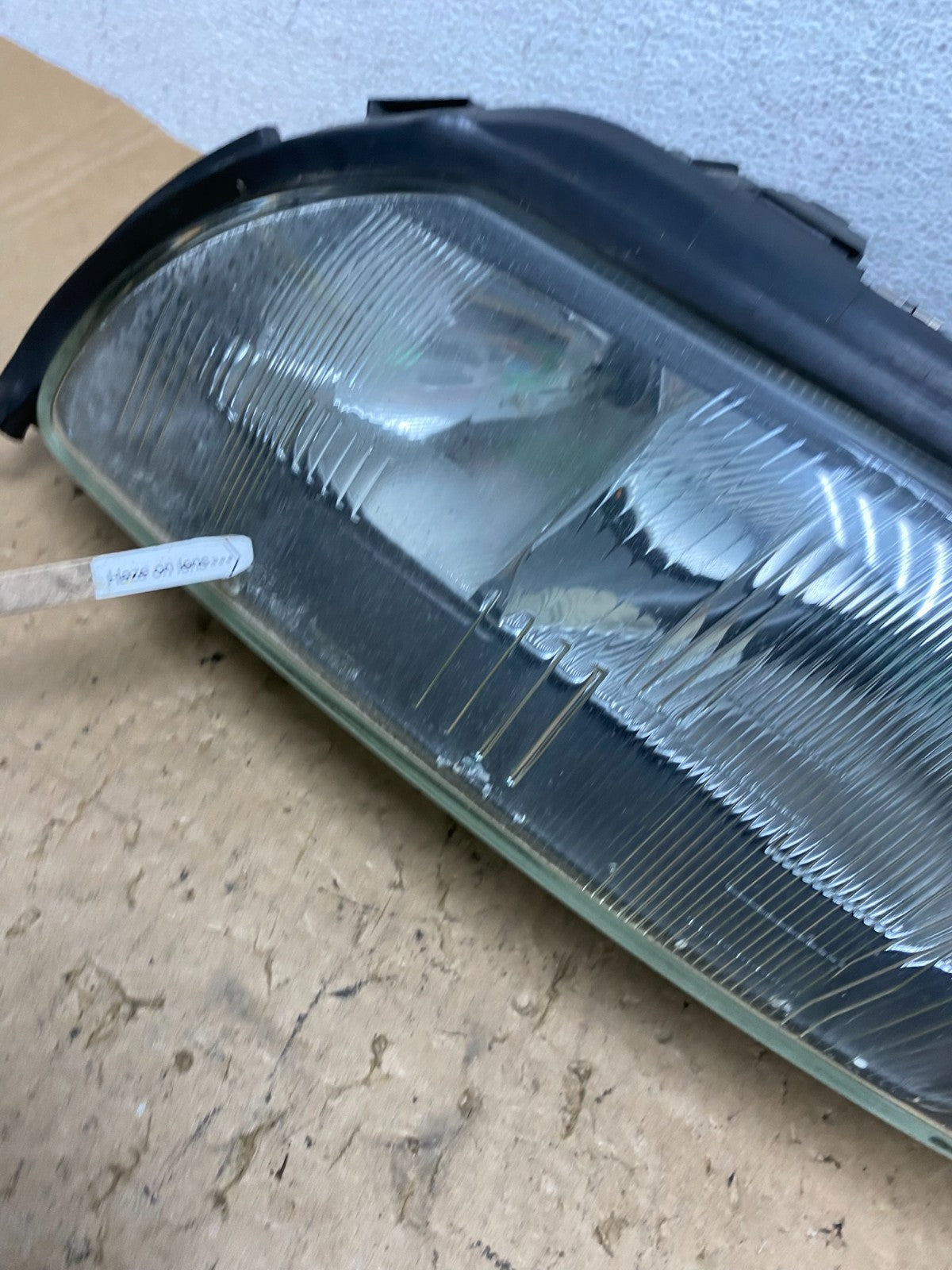 2001 2002 2003 2004 Volvo V70 XC70 Left Driver Side Headlight AD3754 DW4