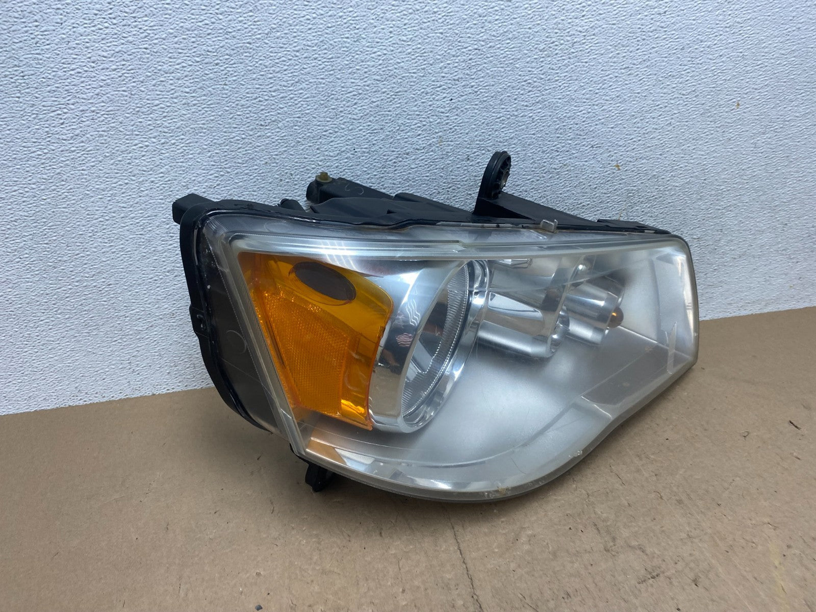 2011 to 2016 Chrysler Town and Country Right Passenger Headlight AE6875 DW2