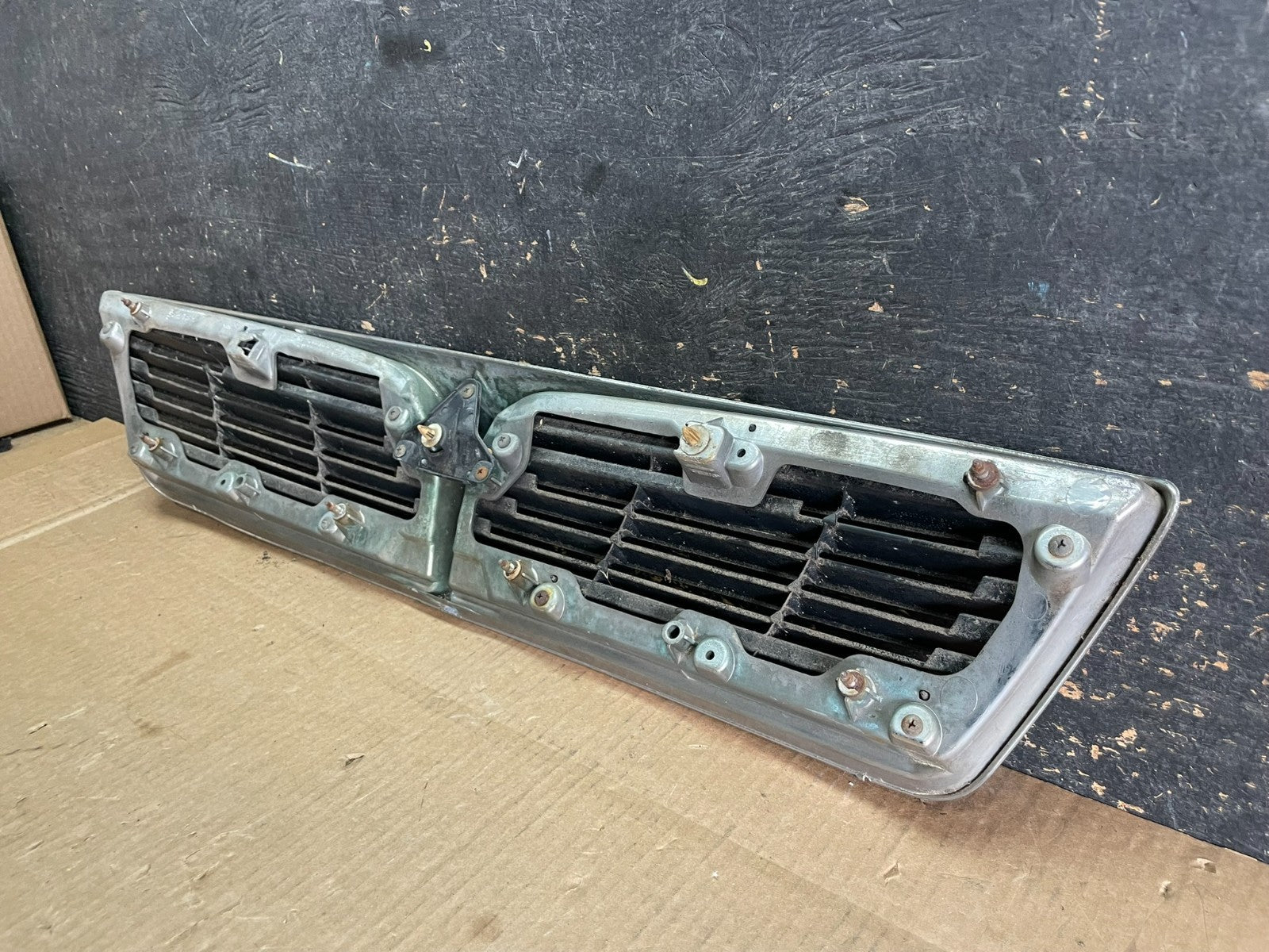 2002 2003 Mitsubishi Lancer Front Upper Radiator Grille Grill OEM AB3084 DG7