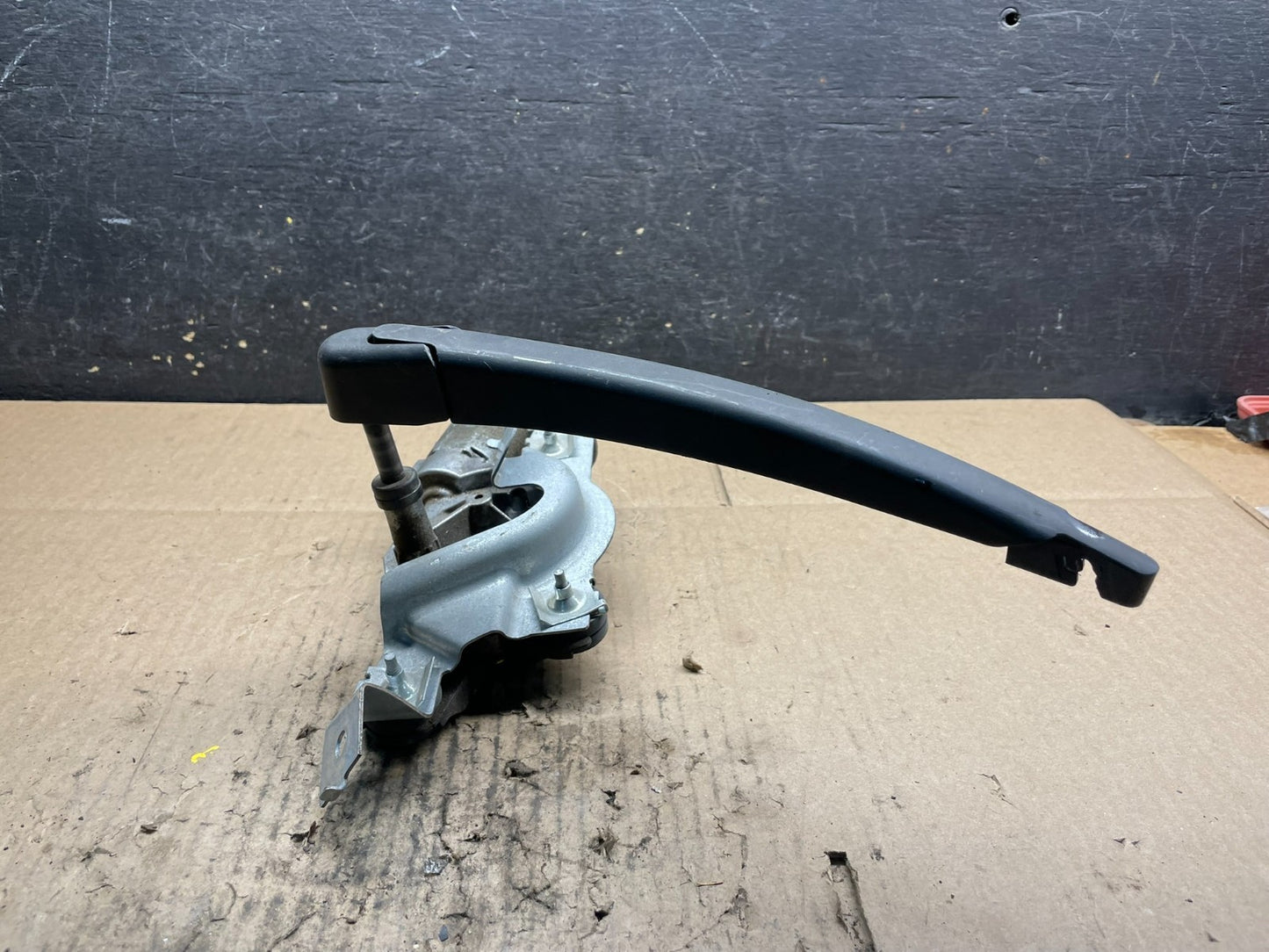 2011 to 2019 Ford Fiesta Rear Windshield Wiper Motor OEM V9196 DG2