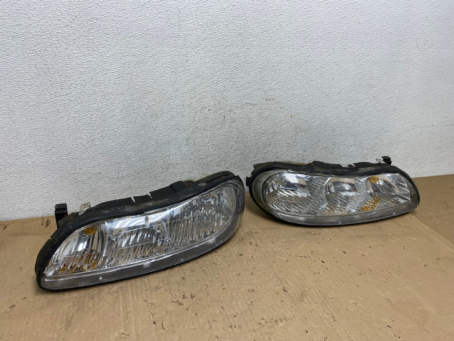 1997 to 2003 Chevrolet Malibu Left+Right Side Headlights AE9288 LK2