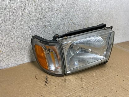 1999 to 2002 Toyota 4Runner Halogen Right Passenger RH Headlight AH8150 DW1