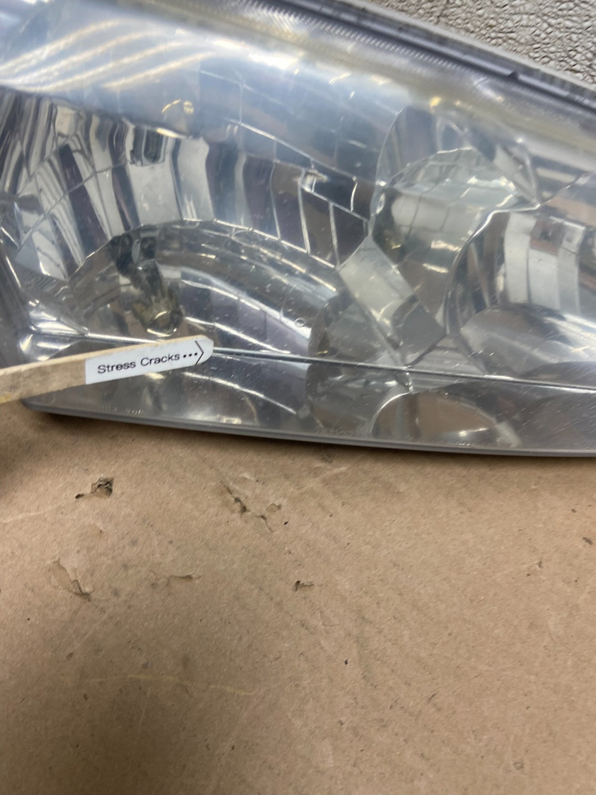 2000 to 2001 Toyota Camry Sedan Right Headlight Clear Lens AA9885 DW3