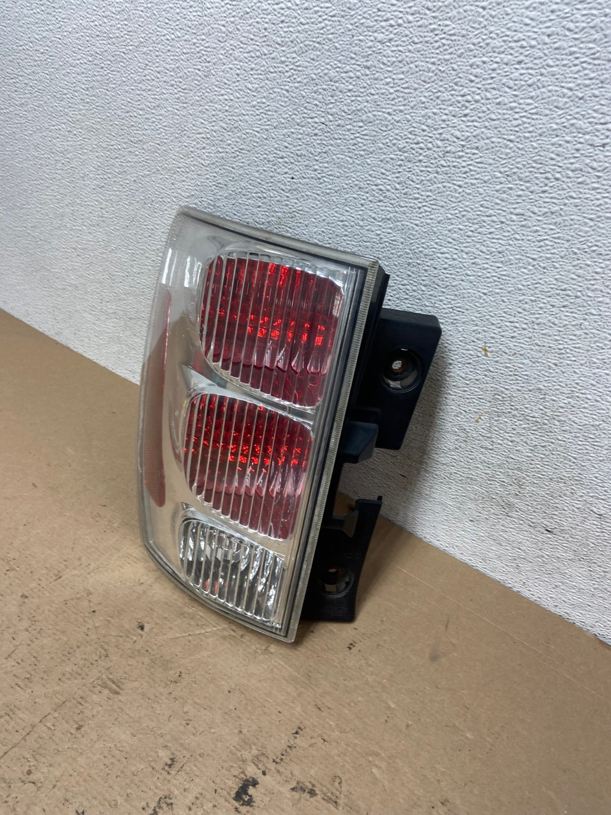 2005 to 2008 Chevrolet Equinox Left Driver Lh Side Tail Light AF4830 LK1