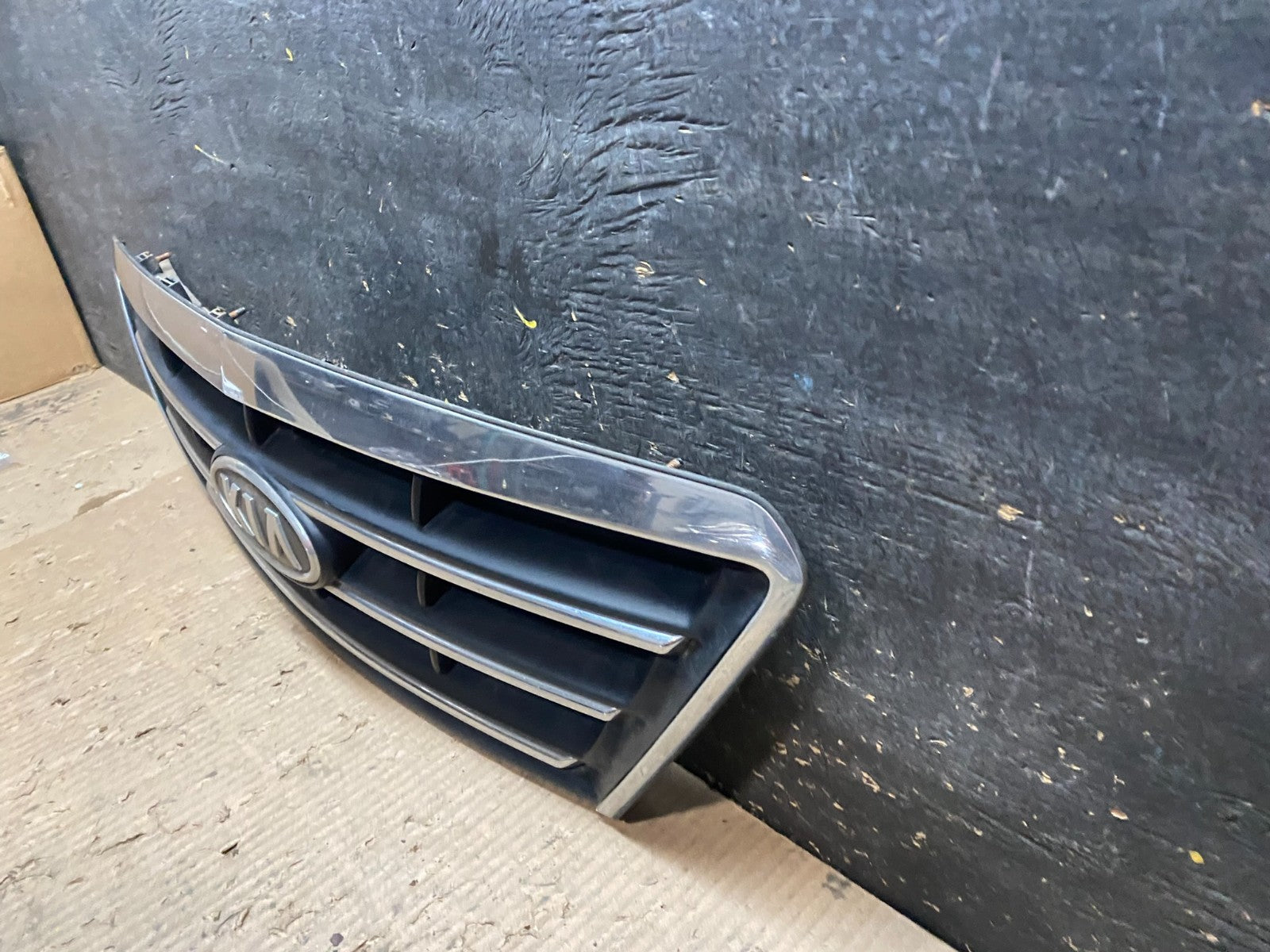2007 to 2008 Kia Sorento Front Upper Grill Grille OEM X0168 DG1