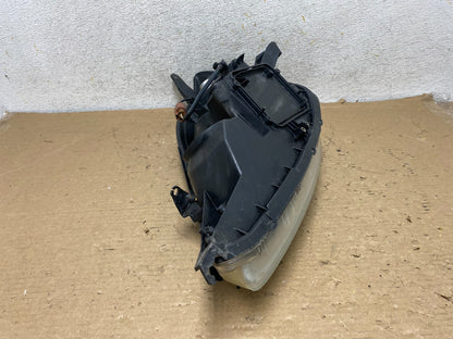 2004-2005 Toyota Sienna Right Passenger Halogen Headlight AH9224 DW8