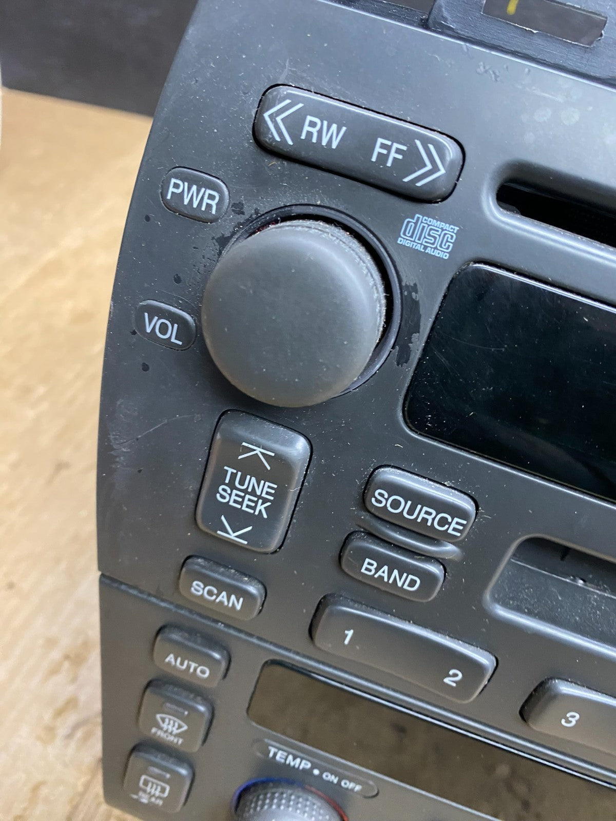 1998 to 2001 Cadillac Seville Radio CD Player Climate Control OEM Z9824 DG1