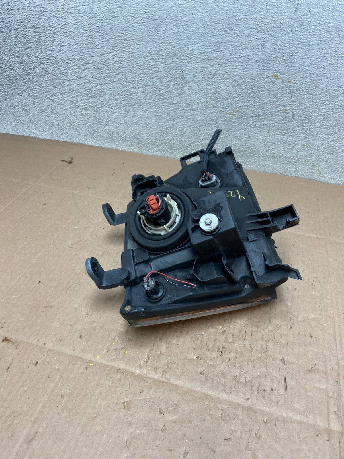 2005 - 2015 Nissan Xterra Driver Left LH Side Headlight AD2665 DW8