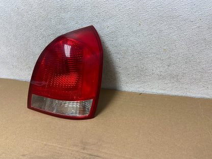 2001 2002 2003 Hyundai Elantra Right Passenger Rh Tail Side Light AH4398 DW2