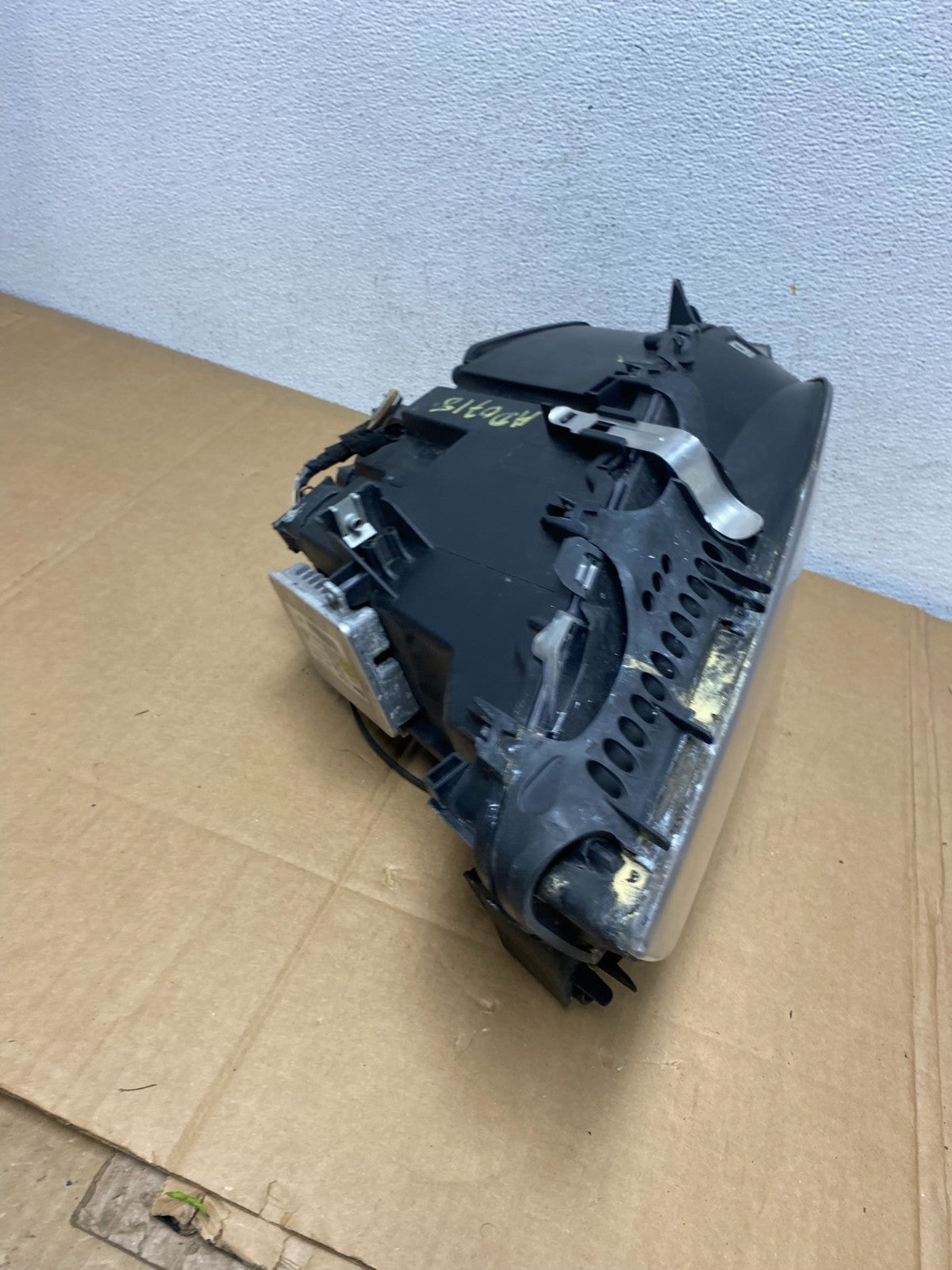 2009-2012 BMW 7-Series 740i 750i Right Passenger Xenon HID Headlight AD071810