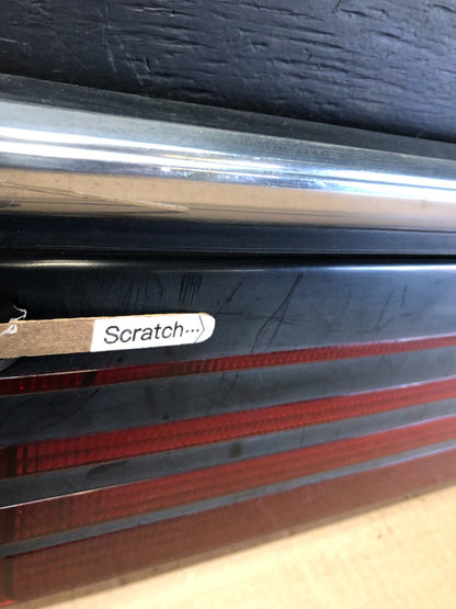 1987-1992 Chrysler LeBaron Convertible Center Tail Light Panel Trim D9206 DG14