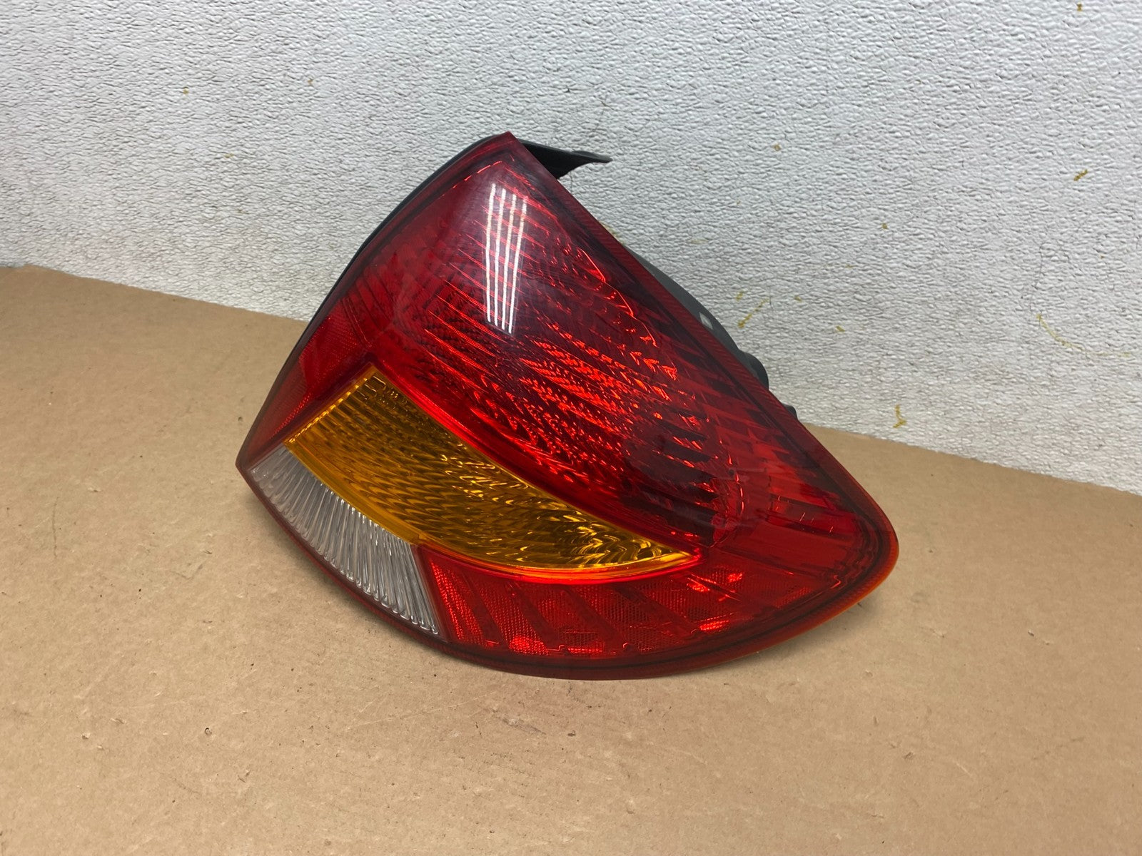1999 to 2002 Kia Rio Right Passenger RH Side Tail Light OEM O9606 DG1