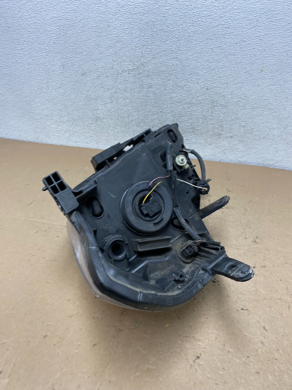 2008 to 2012 Nissan Versa Headlight Right Passenger Rh Side AF5092 DW6