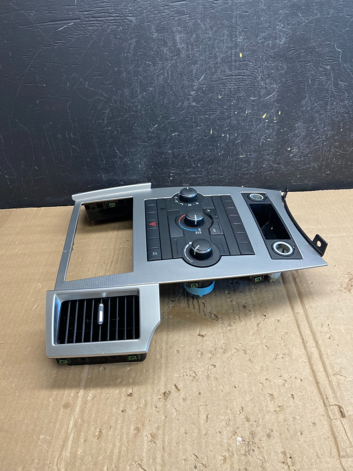 2008 to 2010 Jeep Grand Cherokee Center A/C Heater Climate Control AD1748 DG1