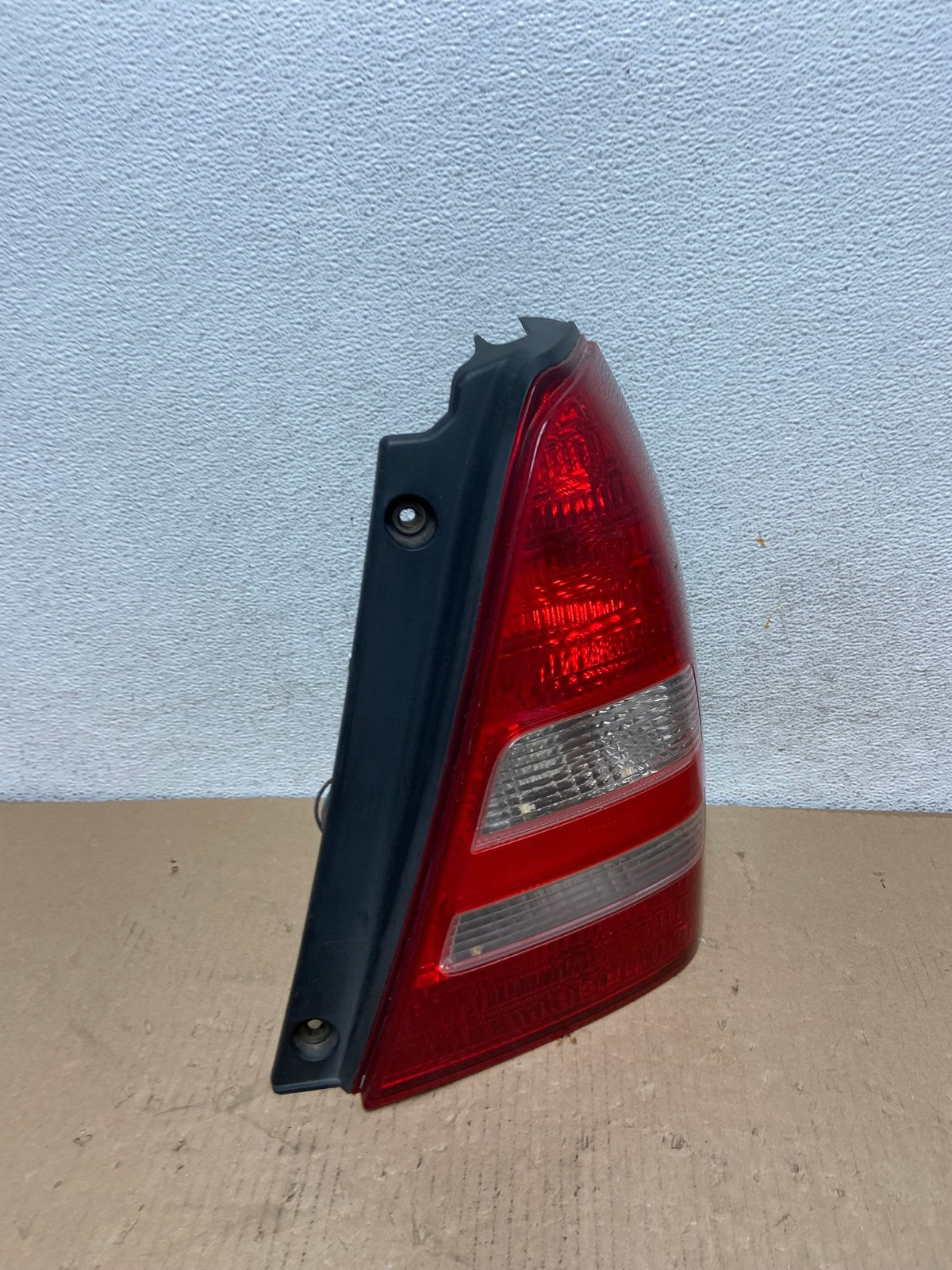 2003 2004 2005 Subaru Forester Right Passenger Rh Side Tail Light AF3171 LK2