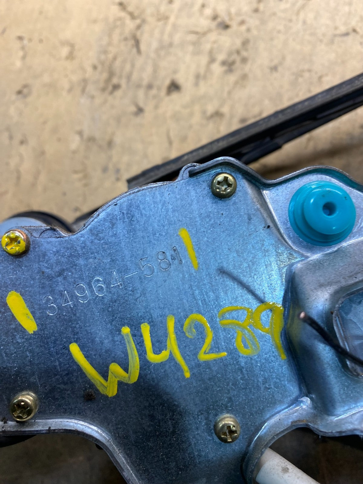 2002 Subaru Forester Rear Wiper Motor W4289 PS7