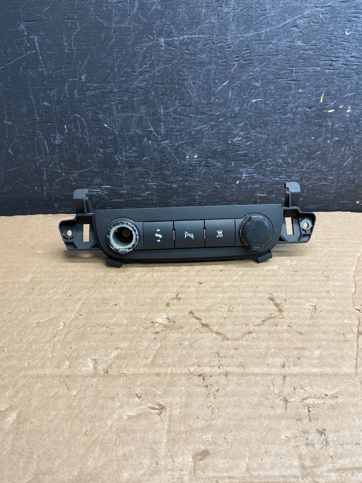 2007 - 2014 Chevrolet Tahoe Yukon Pedal Traction Control Switch AF2082 DW0