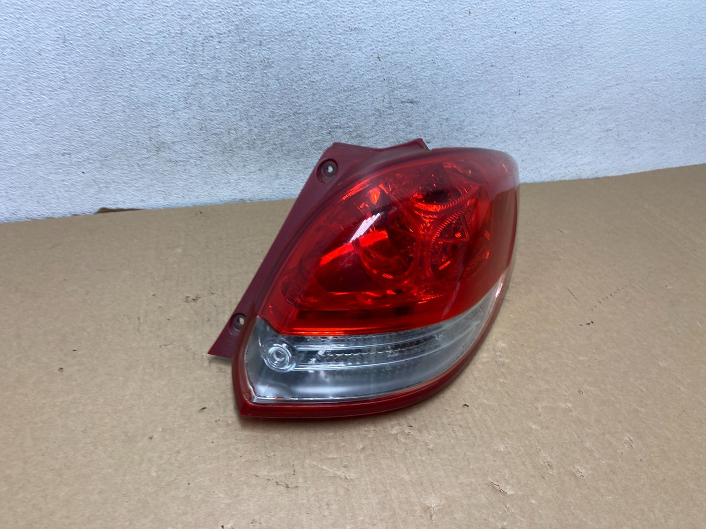 2012 2013 2014 Hyundai Veloster Right Passenger RH Tail light AF7351 DW2