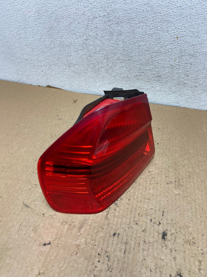 2006 2007 2008 BMW 328i 3 Series Left Driver Lh Side Tail Light AG2473 LK2