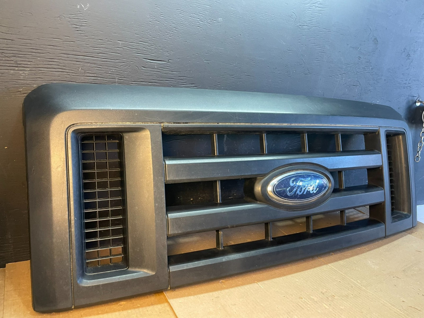 2008 to 2014 Ford Econoline E150 E250 Front Upper Chrome Grill Grille AB7892 DG3