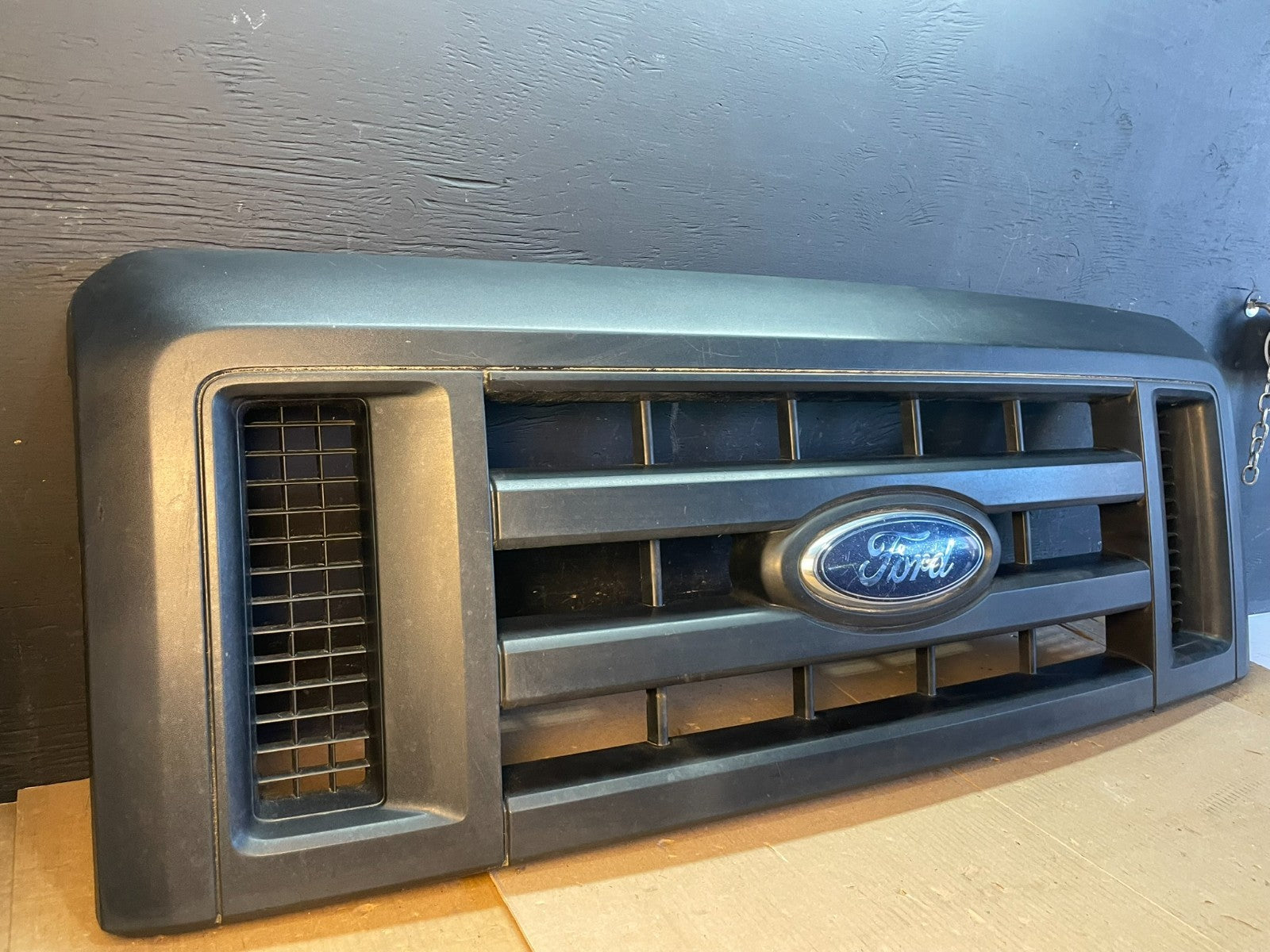 2008 to 2014 Ford Econoline E150 E250 Front Upper Chrome Grill Grille AB7892 DG3