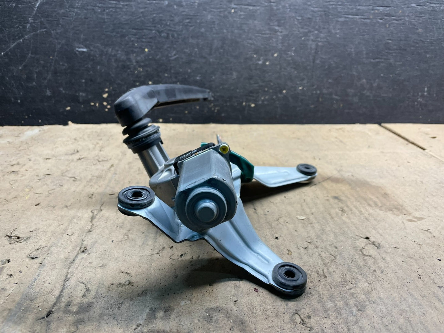 2007 - 2010 Hyundai Santa Fe Rear Glass Windshield Wiper Motor W7338 DG4