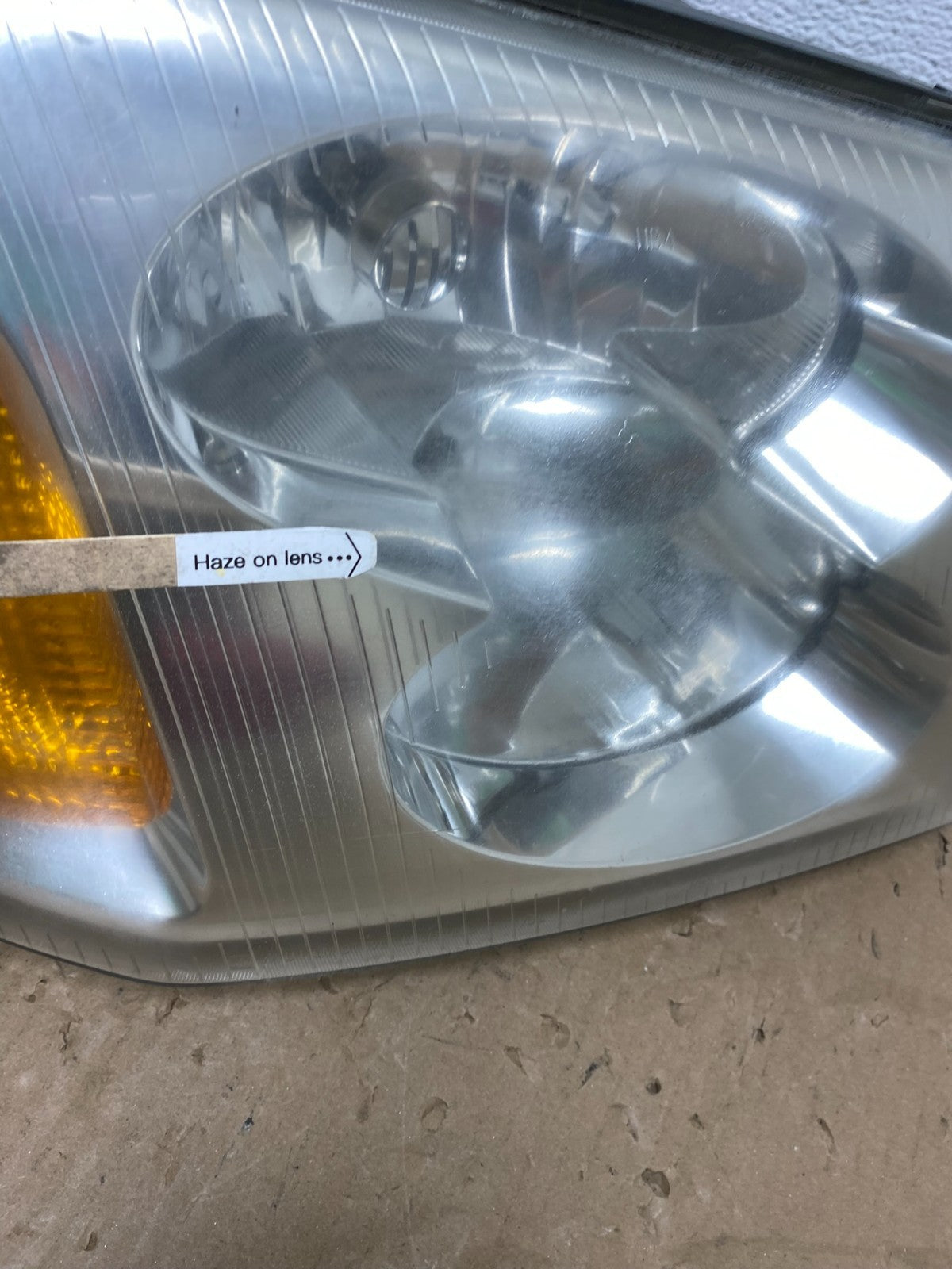 2002 to 2009 Gmc Envoy Right Passenger RH Side Headlight Halogen AB6917 DW4