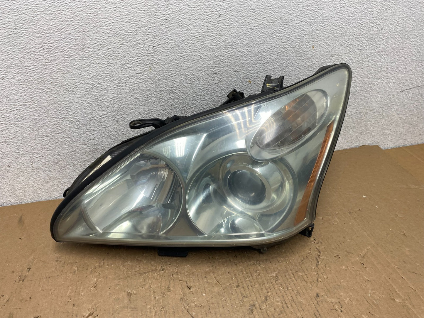 2004 to 2009 Lexus RX330 RX350 Xenon Left Driver Side Headlight AD8234 DW0